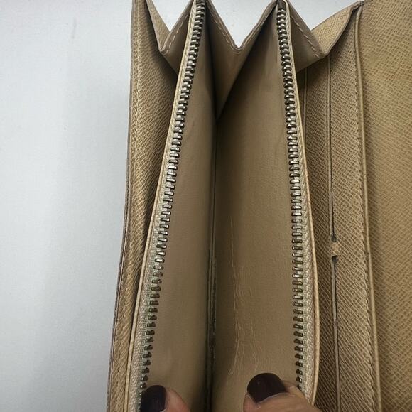 GUC Louis Vuitton Damier Azur Sarah Wallet - Picture 6 of 12